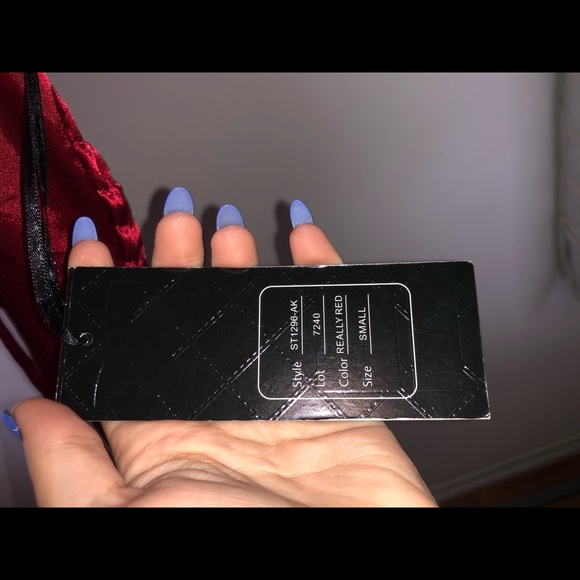 Silk off the shoulder crop top - Picture 5 of 5